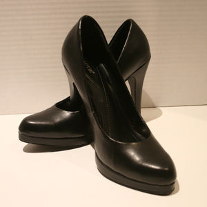 Apt. 9 Karesen Black Pumps - size 7